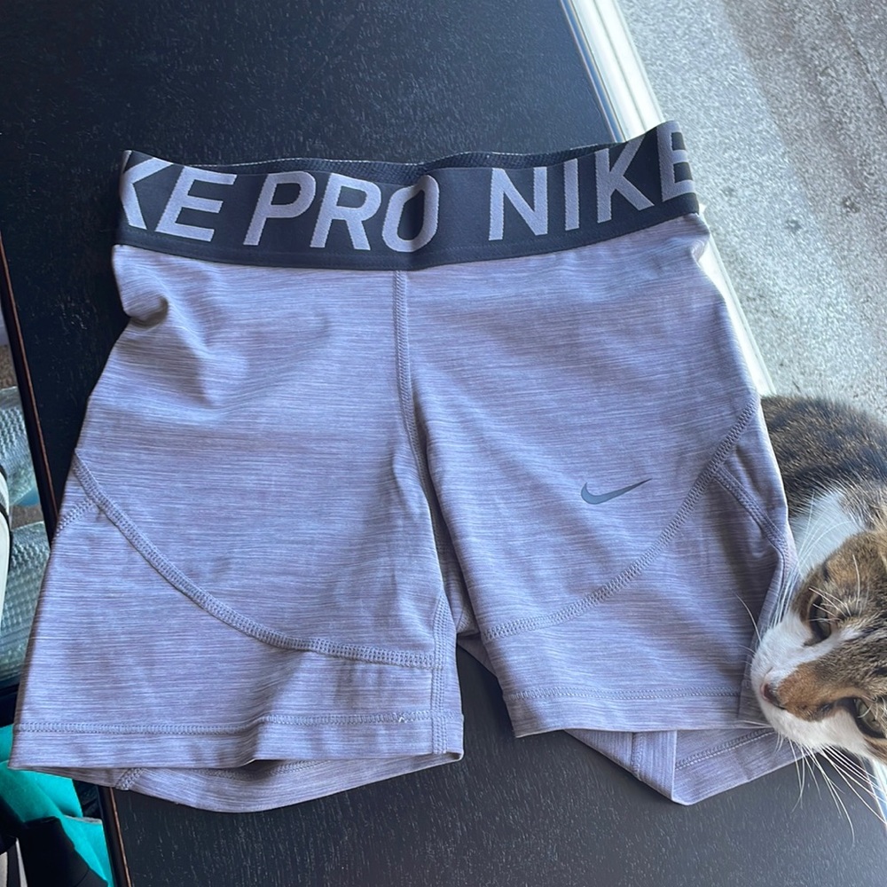 Woman’s Nike pro spandex- never worn 1 of 2 pairs